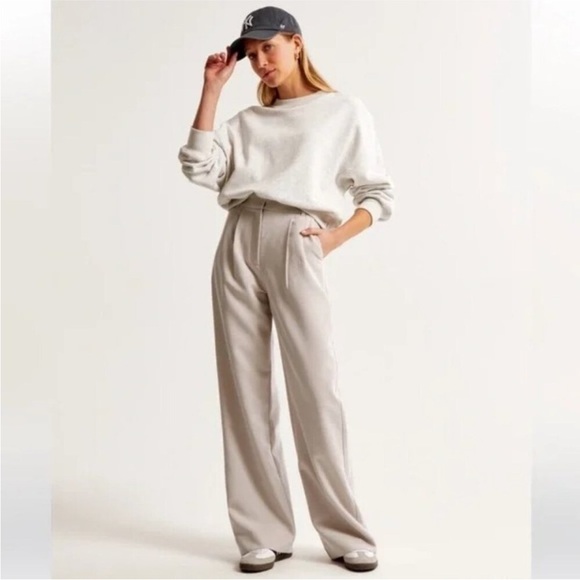 Abercrombie & Fitch Pants - Abercrombie & Fitch Sloane Tailored Pant Ultra High Rise Wide Leg Size 28 / 6